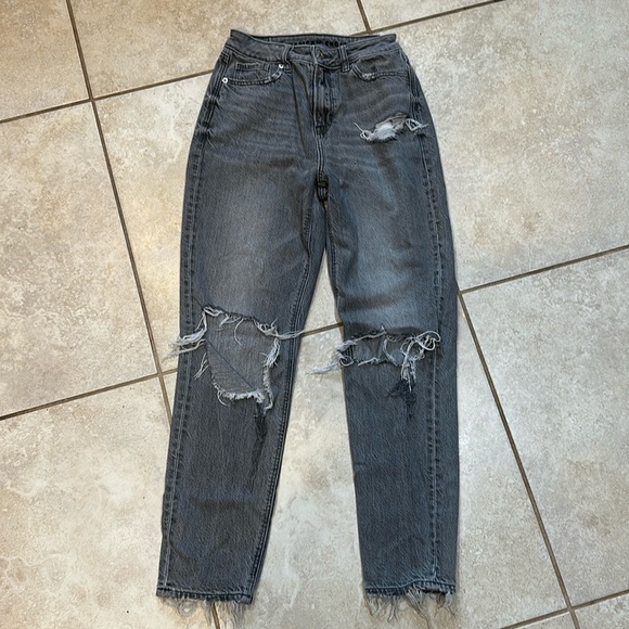 American Eagle Gray Destroyed Mom Jeans 0 - Picture 1 of 8